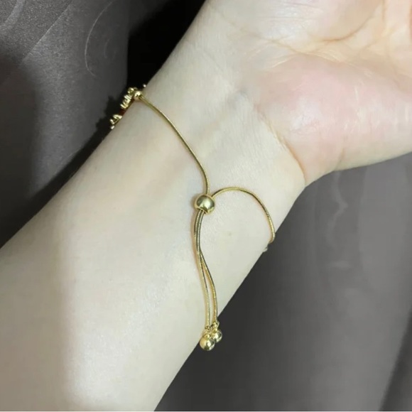 Maple leaf bracelet - Picture 3 of 3